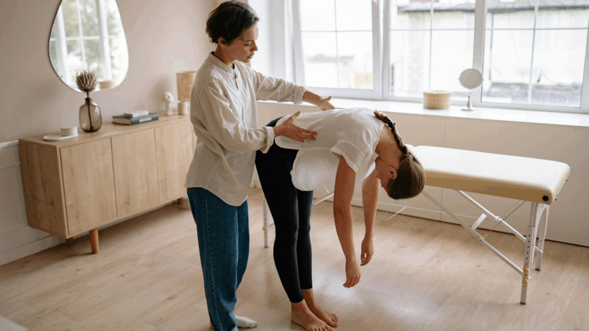 Gyógytorna derékfájásra: Ez történik a rendelőben